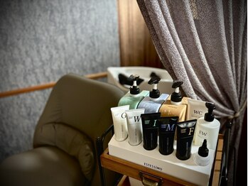 サロン アンジー(salon Angie)の写真/【駐車場有/1名貸切個室】住宅街に佇む落ち着いたプライベート空間◇日々の疲れを取り除く極上ヘッドスパ