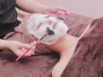 ホワイトアクア 京橋店(WHITE AQUA)の写真/お肌の奥から綺麗に！剥けない&ダウンタイムなし♪【REVIハーブピーリング/ララピール】で艶肌へ