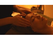 顔だけでなく身体と頭まで整えるここでしか受けられないコルギ！