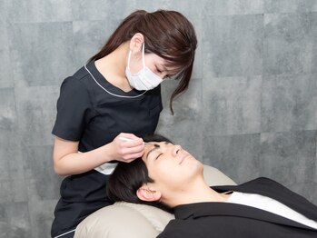 マイサロン(MY SALON)の写真/MY SALONで、あなたの骨格に合わせた眉を実現。印象を一新する特別な時間をお楽しみください。