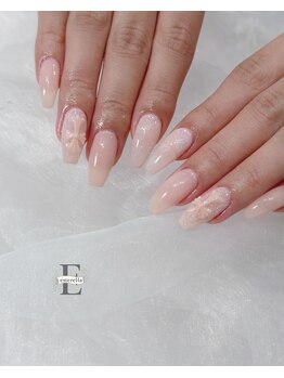 エステレラ ネイル(esterella nail)の写真/繊細レース×クロムの上品ネイル~＊.°
