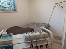 アキュバンビ バンビ鍼灸院 自由が丘(ACU BAMBI 仔鹿鍼灸院)/窓の外にはメジロが遊びに来ます