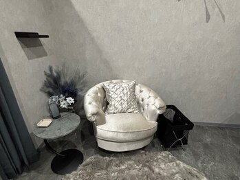 マイサロン(MY SALON)の写真/メンズ専用の完全個室サロン。リラックスしながら理想の眉を実現。あなたの魅力を最大限引き出します。