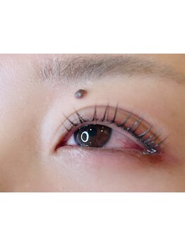 ナチュラル上品な目元にしたい