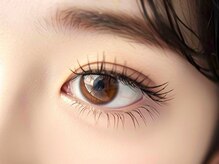 今のスタンダード♪自まつげの長さを最大限に！根元から80度立ち上げるのが『パリジェンヌラッシュリフト』