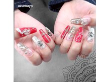 ネイルパーツ2000種類以上、ジェルは700種類以上！