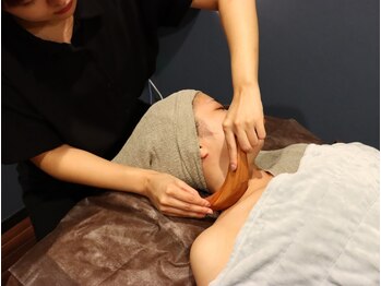 ベルココレ(Bellecocole)の写真/ほうれい線/二重あご/たるみでお悩みの方に"パワーレメディフェイシャル"でハンドで叶わないスッキリ感を☆