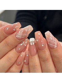 ガーリーチェックネイル