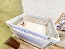 ベビーベッド完備。赤ちゃん同伴の方も歓迎♪