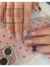 ダリア(Daria)/ドットネイル