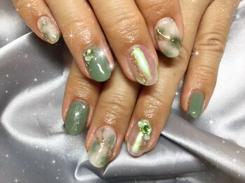 ウィズ フェリーク/グリーン天然石ネイル