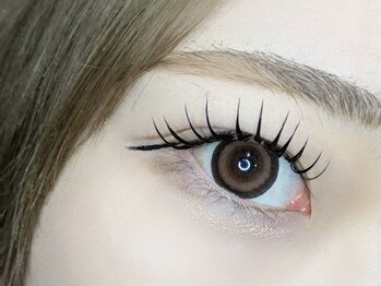 スターリー ラッシュ(Starry Lash)の写真/【LEDエクステ導入】自まつ毛のようなつけ心地でキープ力抜群◎綺麗な目元が長続き♪年末に向けて華やかに!