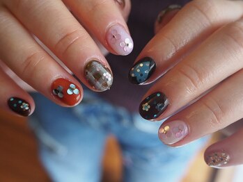 ラブル オモテサンドウ(Lovl Omotesando)/ホログラムお花ネイル