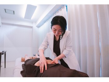 メタ鍼灸院/鍼灸の施術中