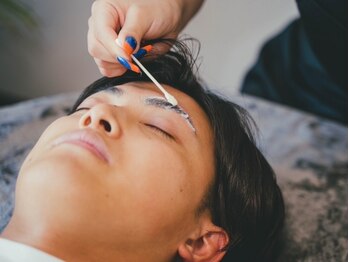 エイトブロウ 岐阜店(8BROW)の写真/【眉毛専門店・当日予約OK！】メンズもレディースもアイブロウリフトで理想の垢抜け眉毛へ★
