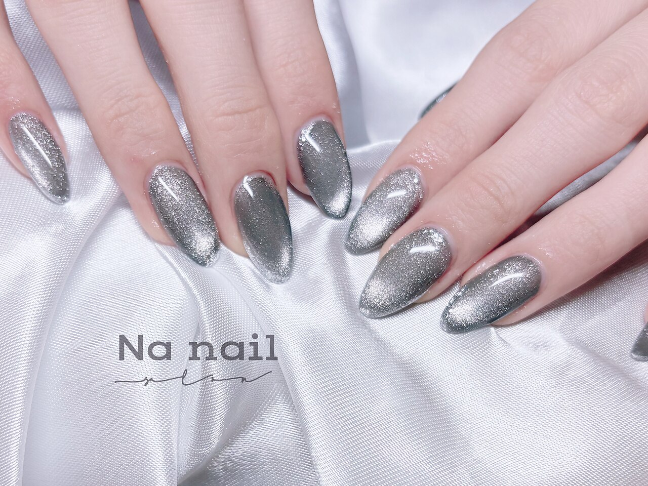 2026年春トレンド】グレー オフィスのネイルデザイン集｜人気順｜5
