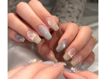 リズム(Nail salon Rism)の写真/繊細アートからニュアンスまで目移りするほどサンプル多数!個性が際立つデザインで周りに差をつけて♪