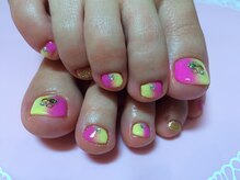 ネイルサロンふわり/縦グラフットネイル