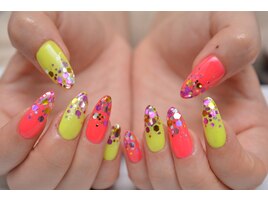 ネオンカラーネイル8800円