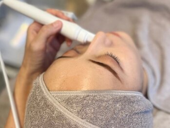 ベイビースキンファクトリー 東口店(BABY SKIN FACTORY)の写真/当店大人気【3D超音波×水素毛穴洗浄30分¥2980】黒ずみ角栓&活性酸素を除去で毛穴レスの赤ちゃん肌へ♪