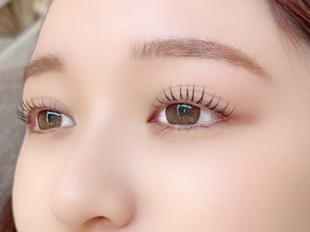 ナンバースリー(No.3)の写真/【パリジェンヌラッシュリフト】根元からググッと立ち上げ★ビューラーいらずで、毎日のメイク時間も短縮♪