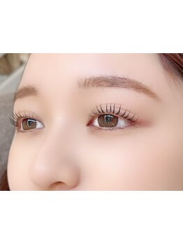 ナチュラル上品な目元にしたい