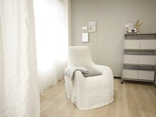 エヌドット ネイル アンド アイ(N.Nail&Eye)の雰囲気（eyeブースはカーテンにゆったりソファー席をご用意♪）