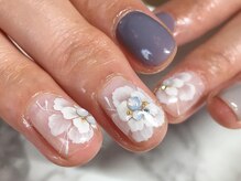 サロンドフォーエイチ(salon de 4H)/大人シンプルフラワーネイル