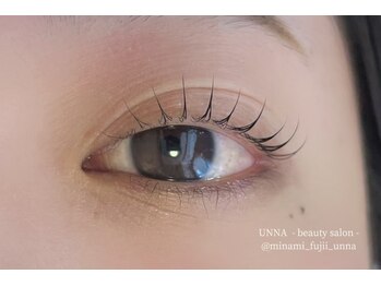 ウナ(UNNA)/まつげパーマ丸みデザイン