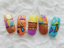 ネイリシャス(NAILICIOUS)/カラフルトライアングルネイル