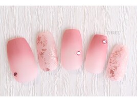 桃色ネイル