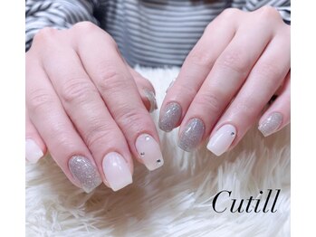 フィールエーキュティル レキシントンプラザ店(feel.a cutill)/白×フラッシュネイル