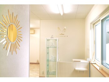 セカンドフロア バイ ブレスト ハコダテ(2nd floor by BLESSED HKD)/清潔感のある店内