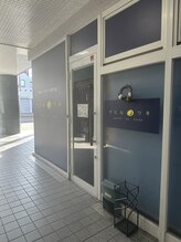 マヒルノツキ/店舗入り口