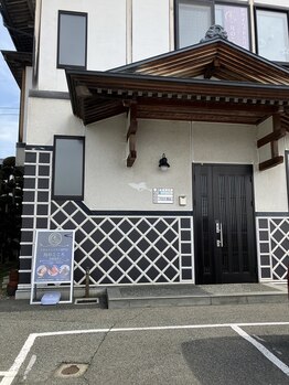 月のこころ 山形北店/お店の玄関（道路に面したドア）