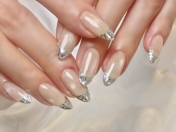 キラネイル アンド アイラッシュ by World Beauty(KIRA)の写真/“品格ある輝き”を指先に。大切なブライダルシーンを安心して任せられる、花嫁のための実力派サロン