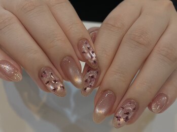 ロミー(Rommy)/yui指名 ぷっくり押し花ネイル