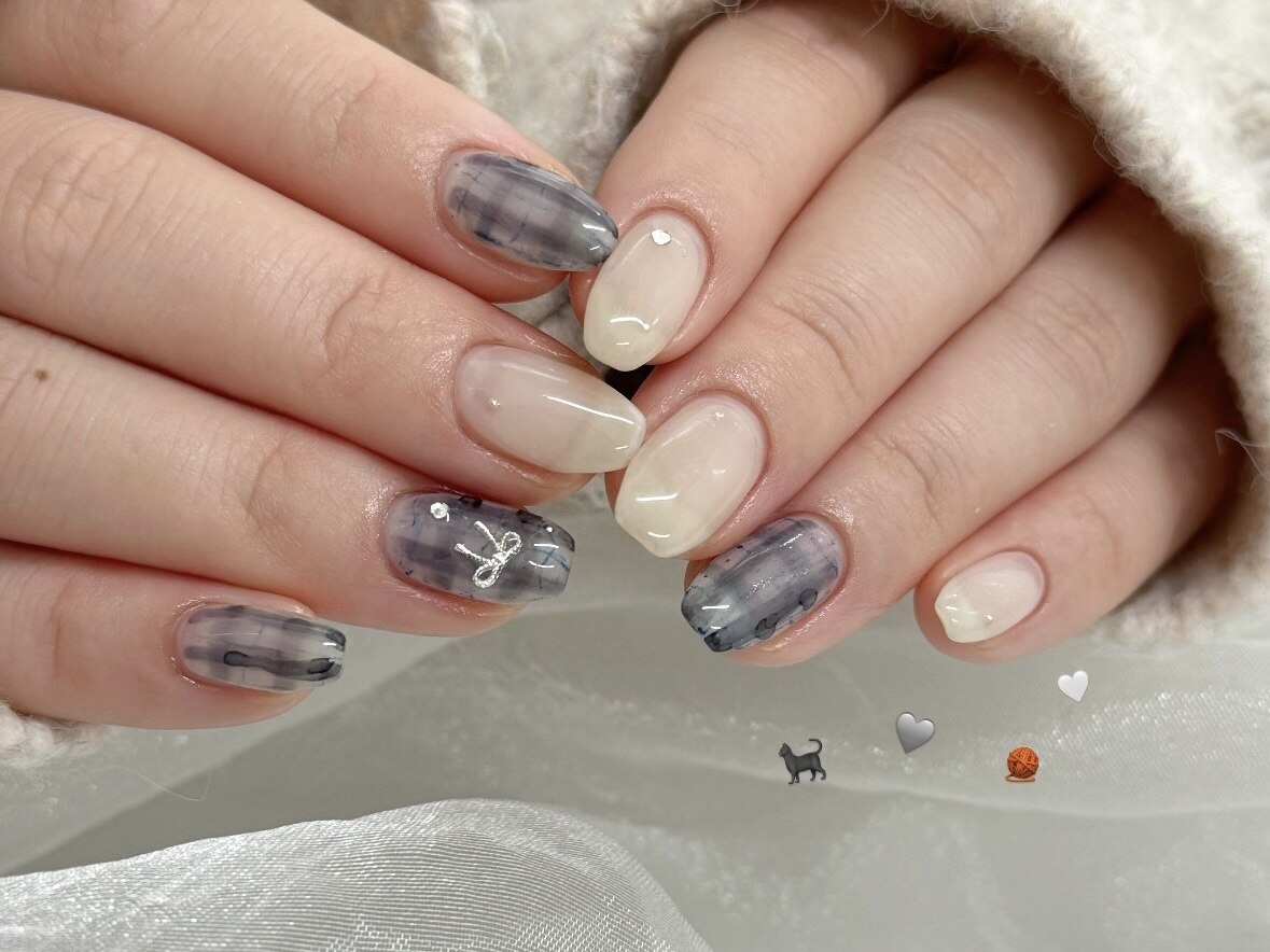 2025年-2026年冬トレンド】ネイビー ツイードのネイルデザイン集｜人気