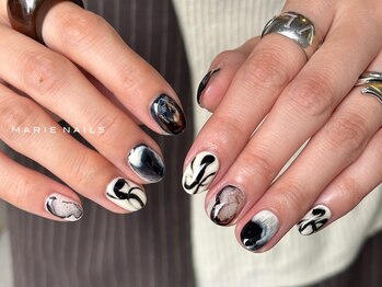 マリーネイルズ 表参道店(MARIE NAILS)の写真/ニュアンス、お任せ、個性派デザインなどオフ込70分で可能なシンプルデザインを相談しながら決めていきます