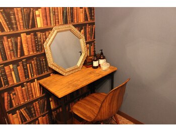 ブルーロワーズ(bluerois)/メイクスペース