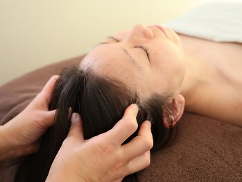 フェルナ(Felna)の写真/疲れを改善◇【脳疲労&首肩集中ケア】極上ヘッド×オイルデコルテ50分♪(通常¥6,700)のクーポンあり◎