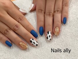 ウシ柄×マット×ニュアンス