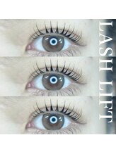 ネイルサロン R/デザインラッシュリフト