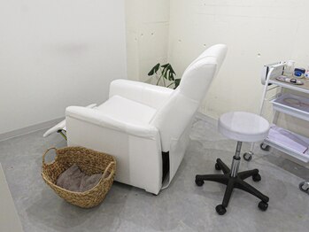 ホワイトアイ 佐賀(WHITE EYE)/【佐賀】WHITEEYE