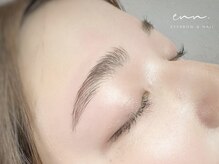 エン 中崎町(enn.)/凛と、やわらぐ眉毛。