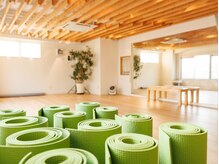 ハレヨガハワイ 大倉山(HaleYogaHawaii)の雰囲気(心が落ち着く色使い)