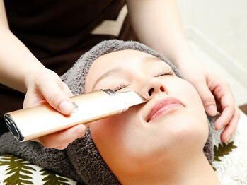 おざき鍼灸整骨院 美容鍼灸サロンOZAKI 西宮北口店/