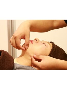 ホウレイ線・たるみ改善！予防ケア