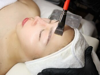 エステティックサロン グリーンアイ 浦和店(green.i)の写真/内側から発光する"透明感"のあるツヤ肌へ♪【ララピール×超音波導入×LED×ヘッドマッサージ90分12000円】