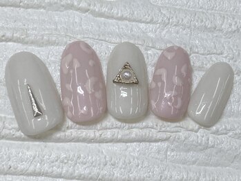 ハニービービー(Honey Bee Bee)/ピンクレオパードネイル